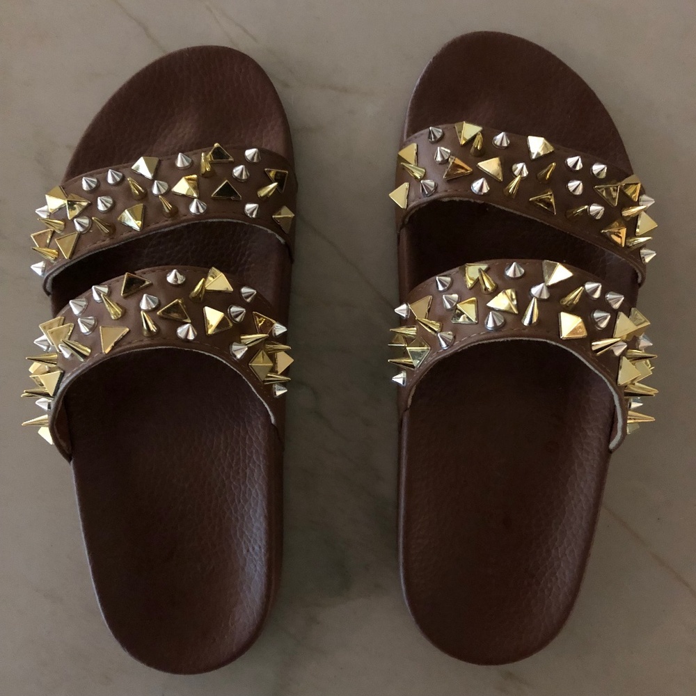Liliana Studded Double Strap Slides in Cognac w/gold accents woman's size 8